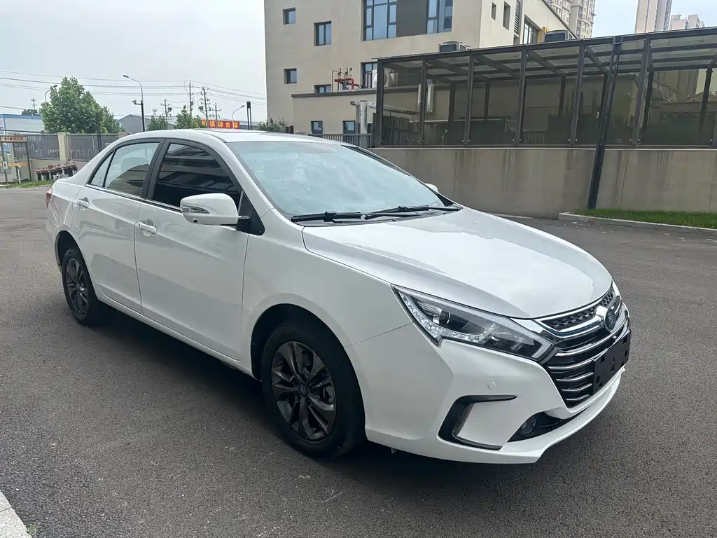 BYD Qin NEV 2017 — фото 3