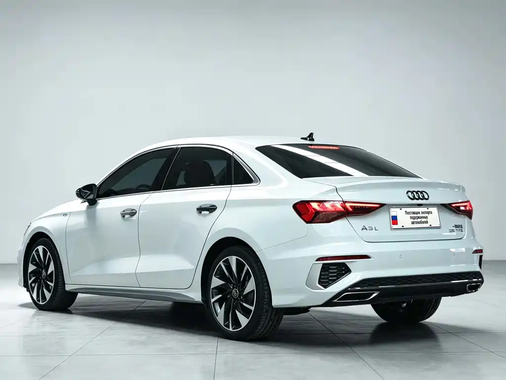 Audi A3 2023 — фото 10