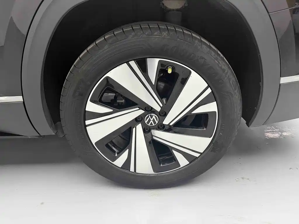 Volkswagen Teramont 2023 — фото 15