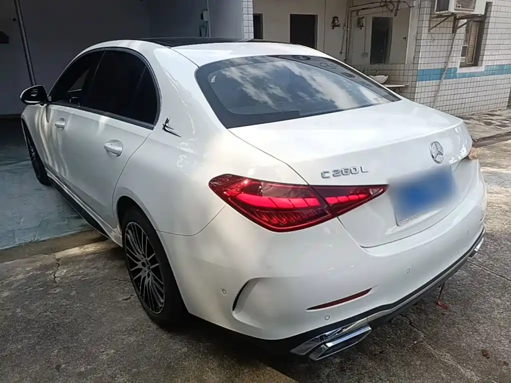 Mercedes-Benz C-Class 2024