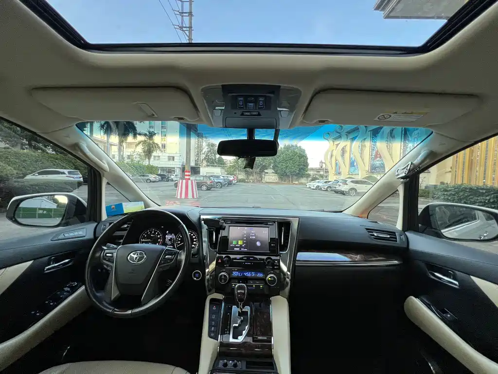 Toyota Alphard 2019 — фото 9