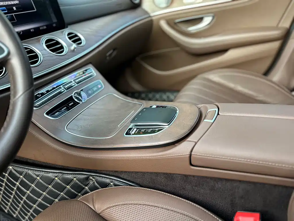 Mercedes-Benz E-Class 2020 — фото 9