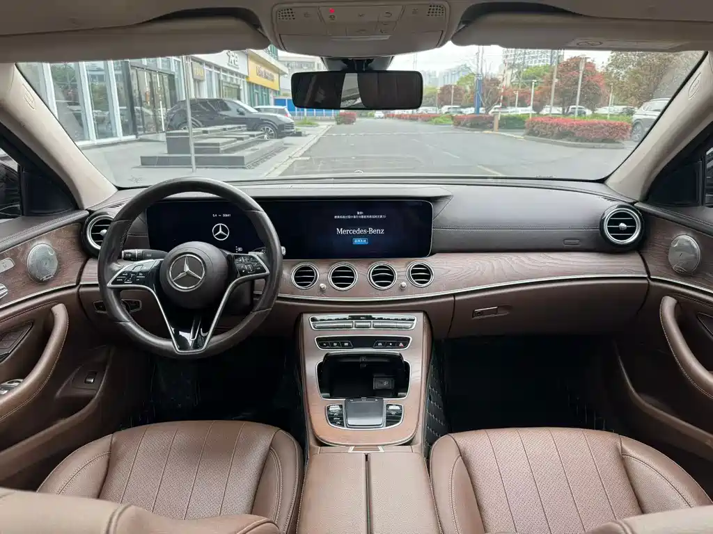 Mercedes-Benz E-Class 2022