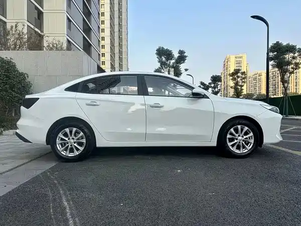 Roewe i5 2025