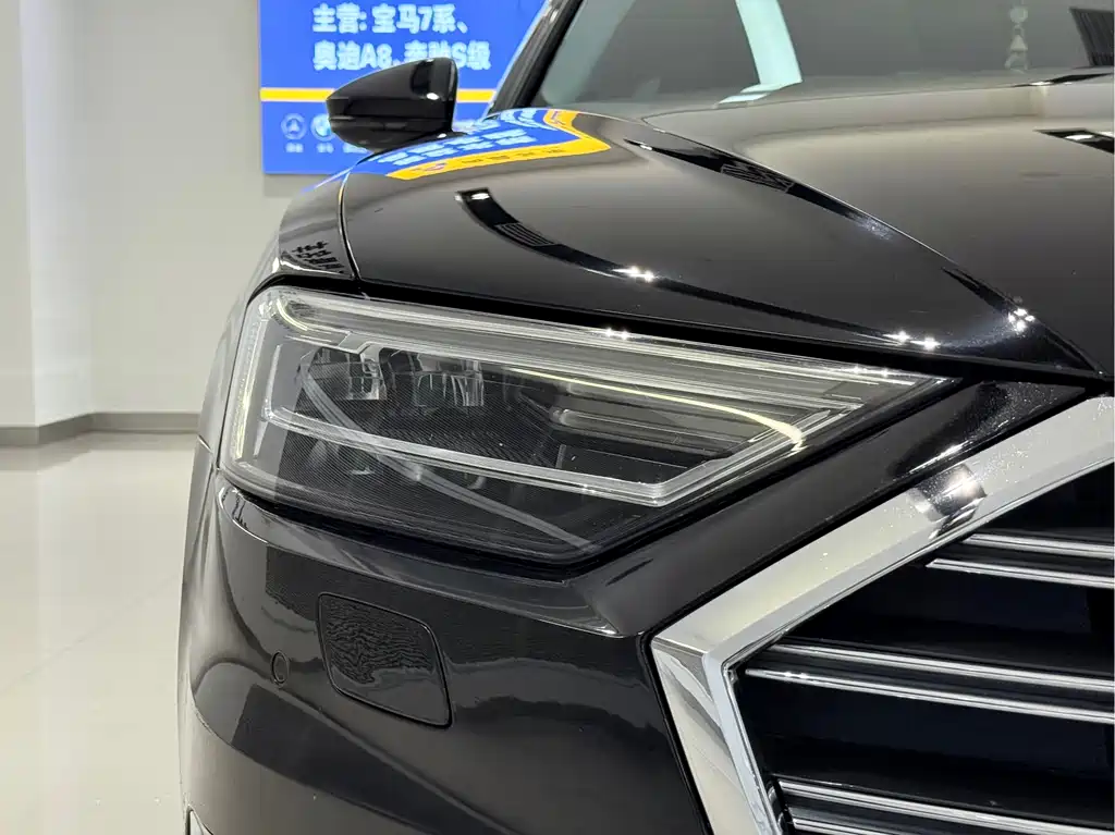 Audi A8 2019 — фото 4