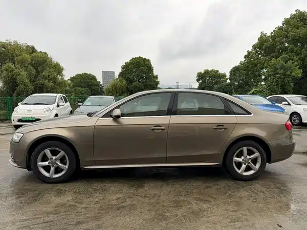 Audi A4L 2012