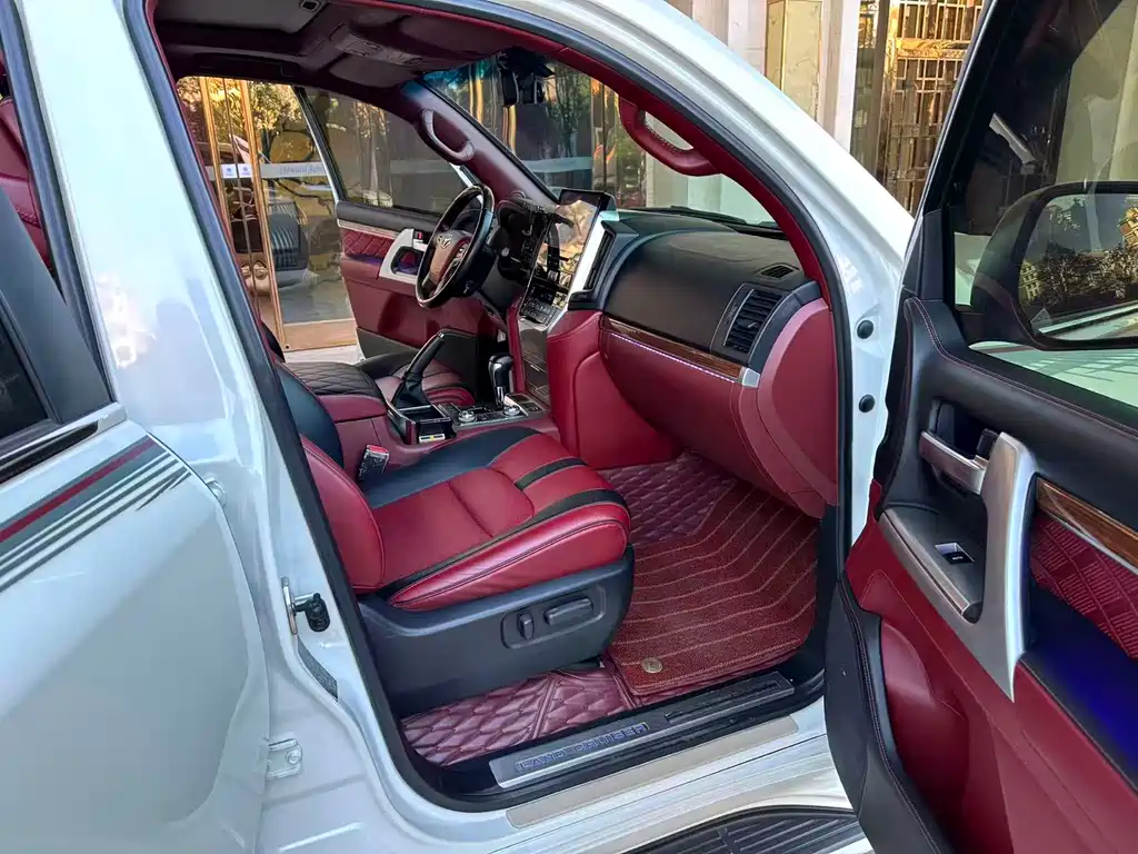 Toyota Land Cruiser 2020 — фото 10