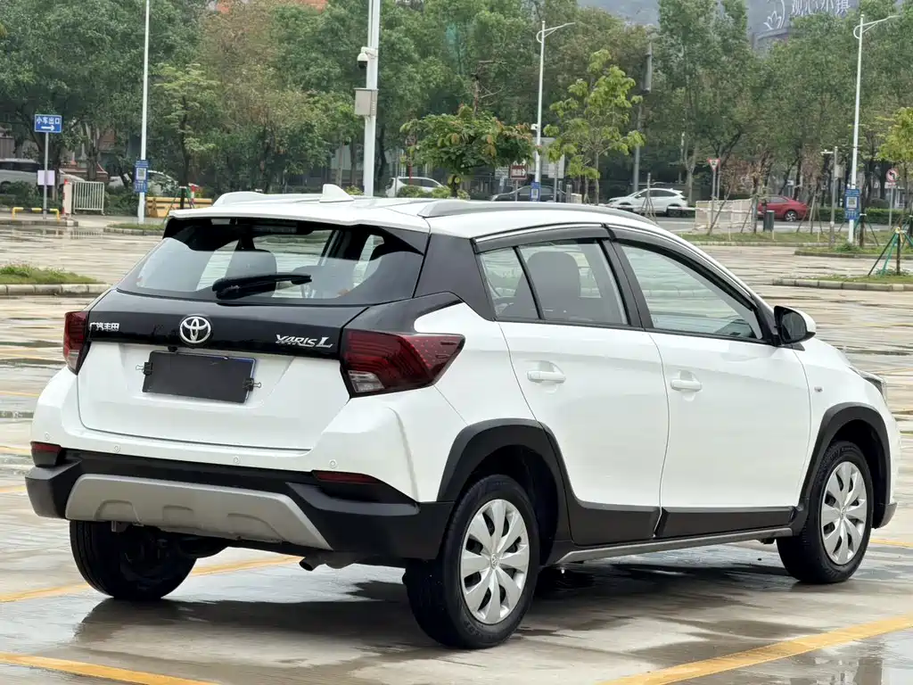 Toyota Yaris L 2020