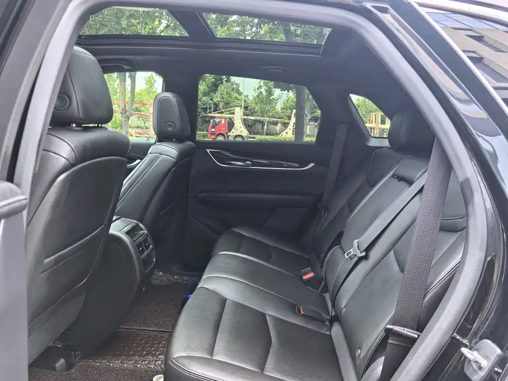 Cadillac XT5 2020 — фото 15