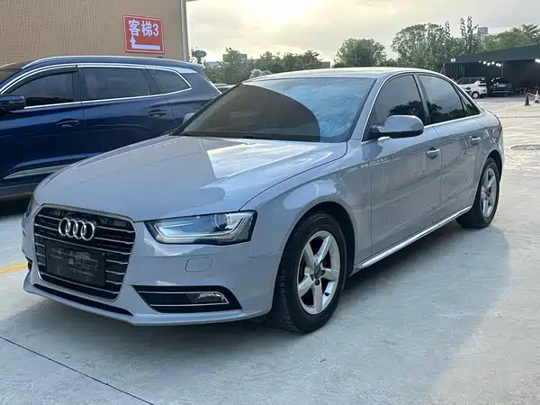 Audi A4L 2015