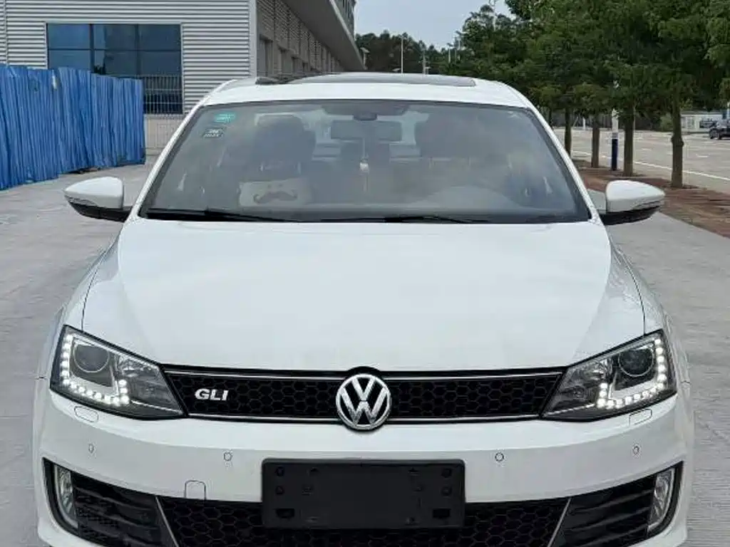 Volkswagen Sagitar 2013