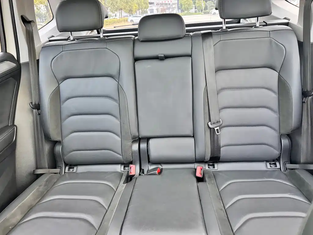 Volkswagen Tiguan L 2020 — фото 18