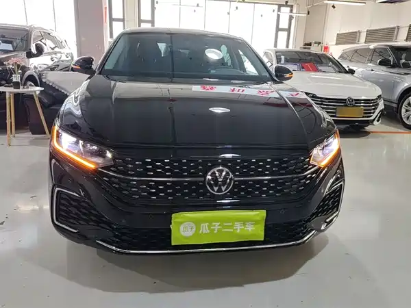 Volkswagen Passat 2025