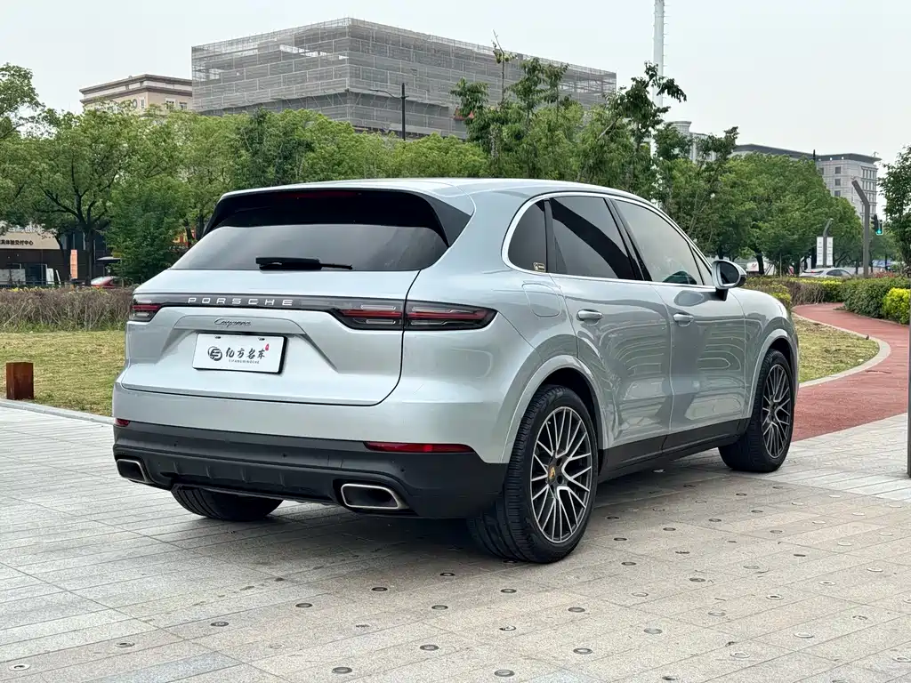 Porsche Cayenne 2020 — фото 13