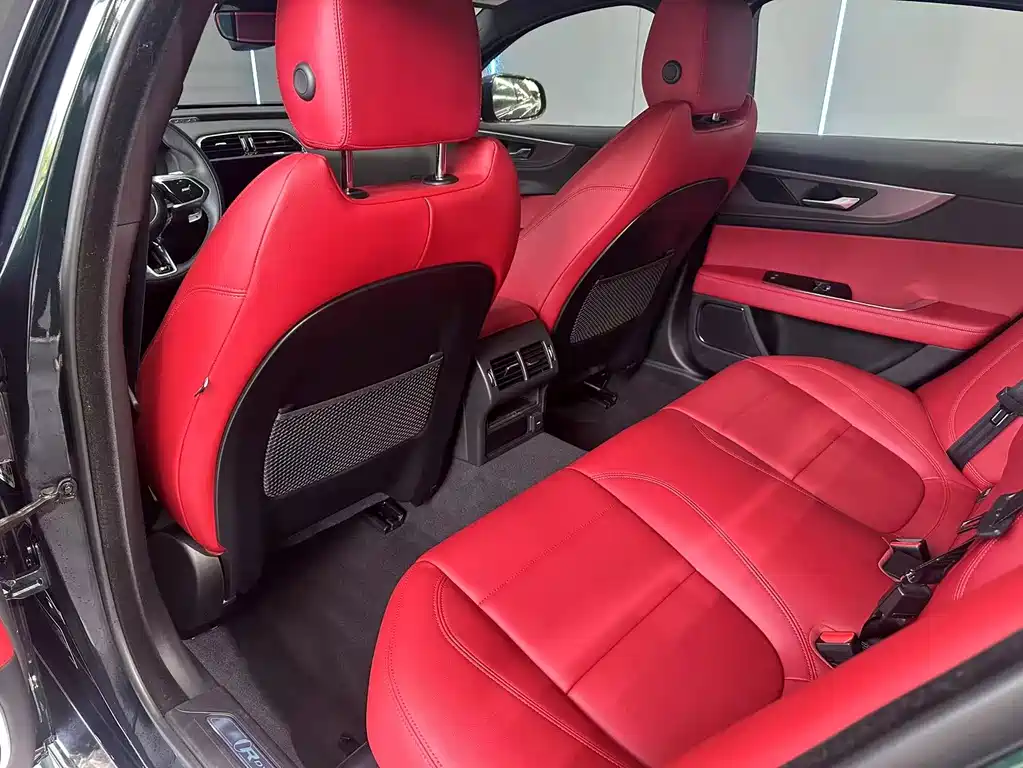 Jaguar XEL 2023 — фото 10
