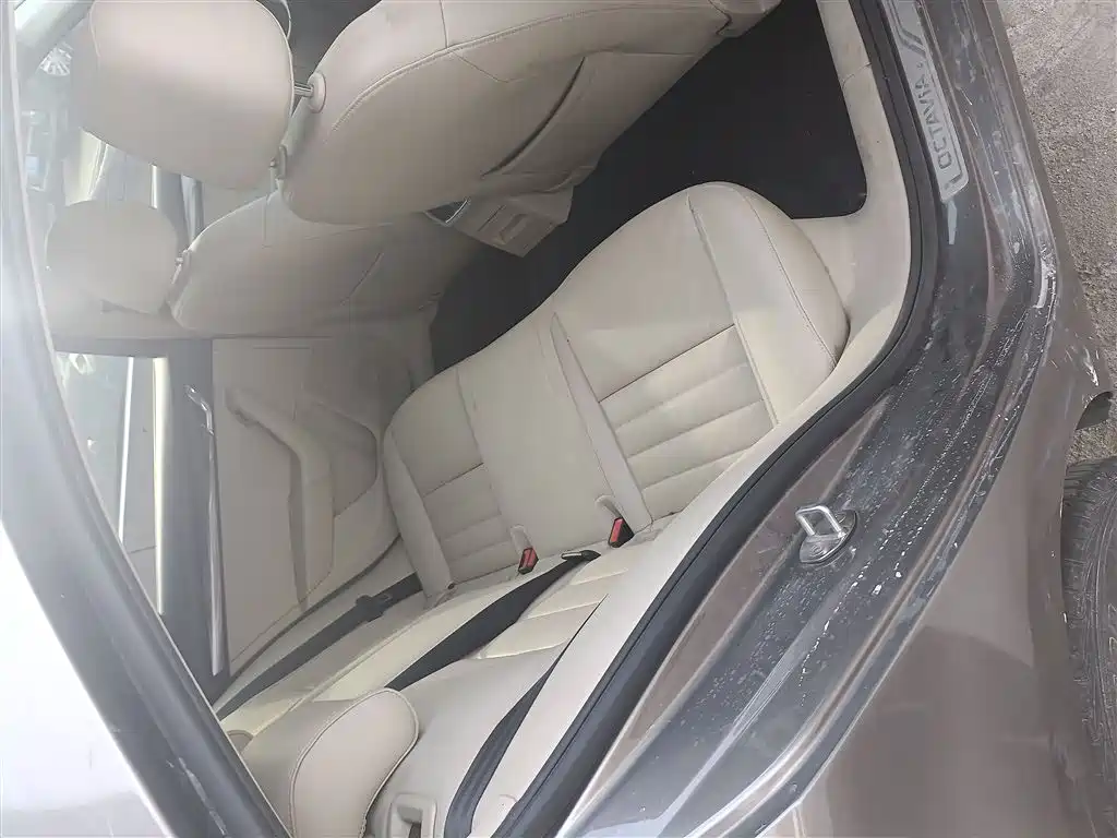 Skoda Octavia 2015 — фото 13