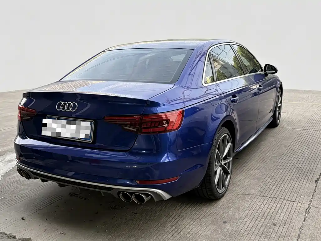 Audi A4L 2017 — фото 7