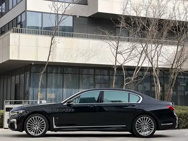 BMW 7 Series 2021