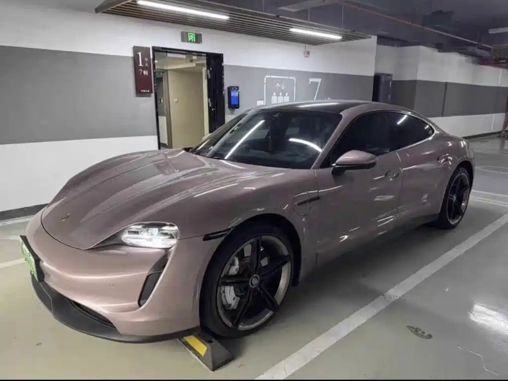 Porsche Taycan 2021