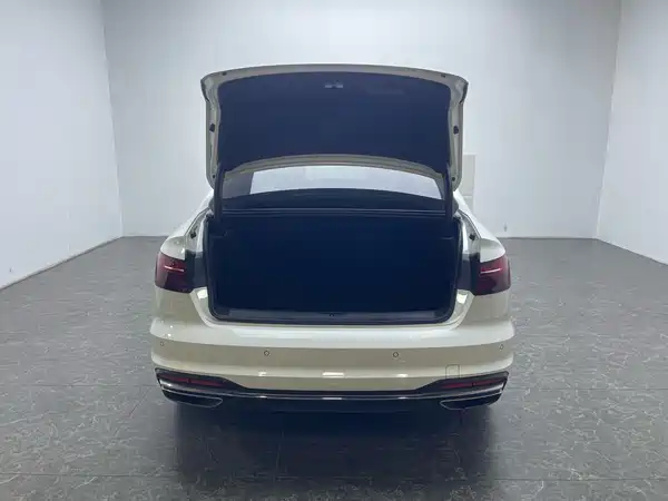 Audi A4L 2021