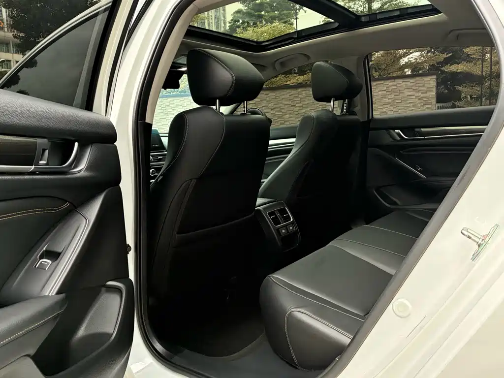Honda Accord 2023 — фото 15