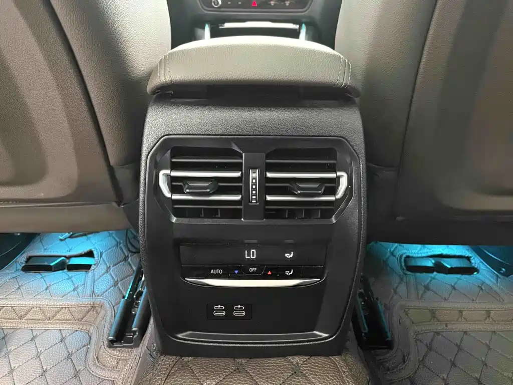 BMW 3 Series 2023 — фото 12