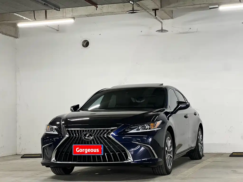 Lexus ES 2024 — фото 1