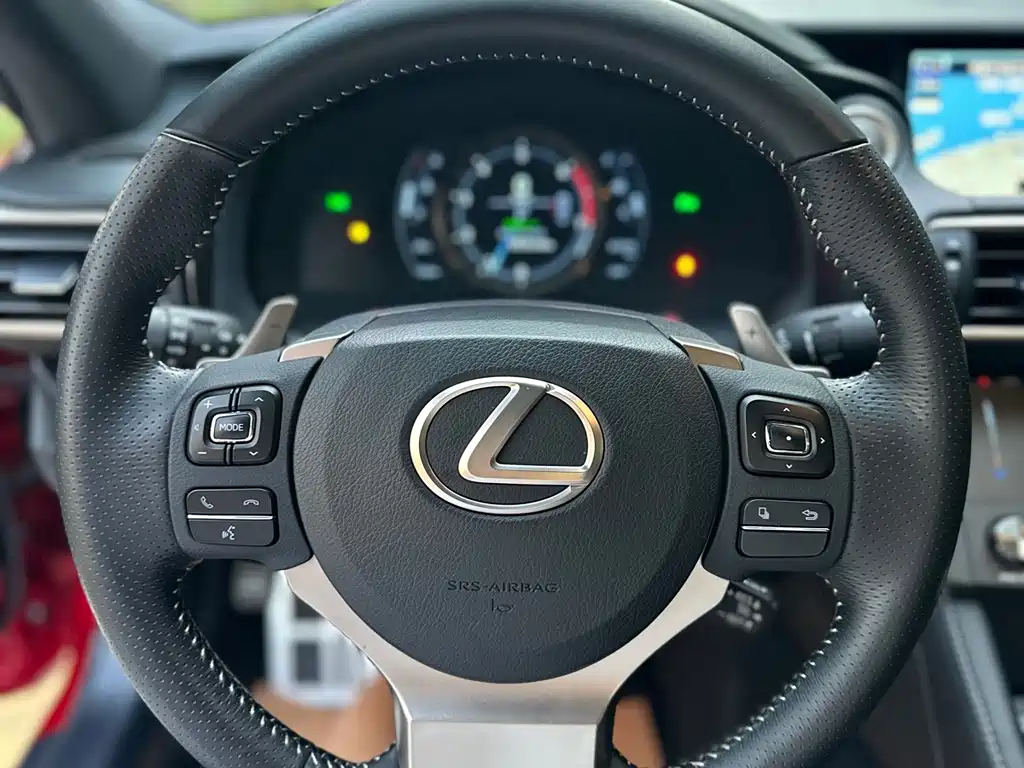 Lexus RC 2018 — фото 13