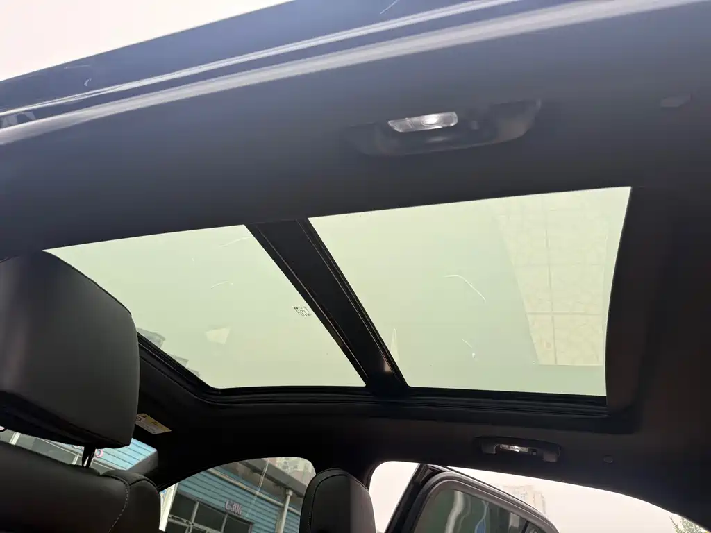 Cadillac XT4 2022 — фото 10