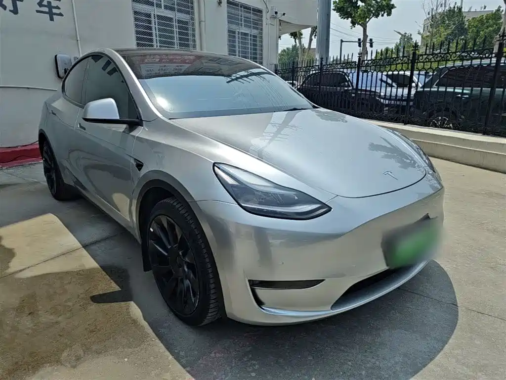 Tesla Model Y 2023 — фото 4