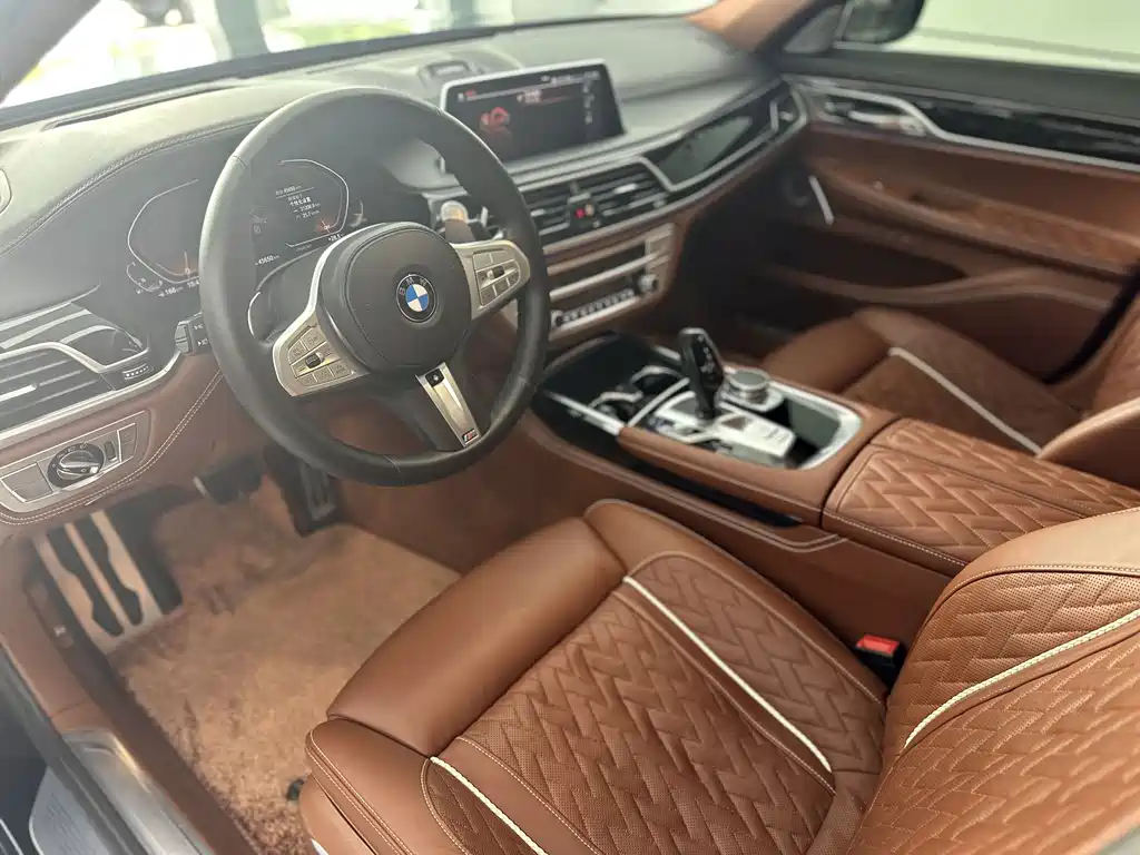BMW 7 Series 2021 — фото 12