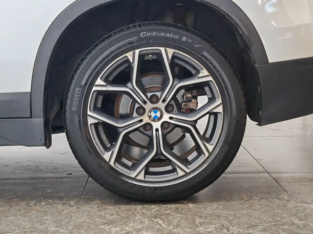 BMW X1 2021 — фото 9