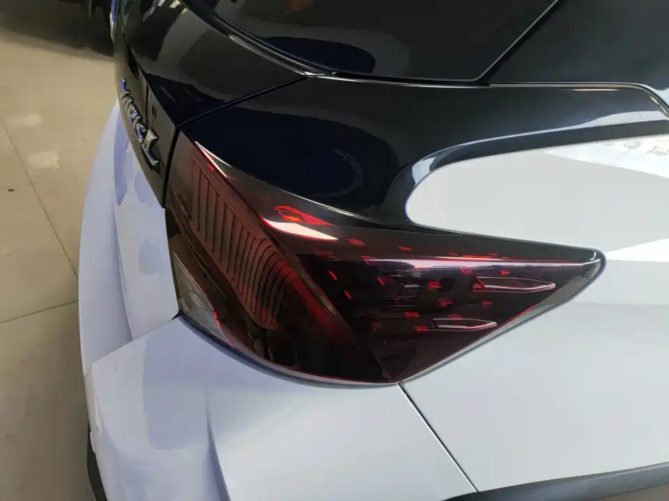 Toyota Yaris L 2022 — фото 13