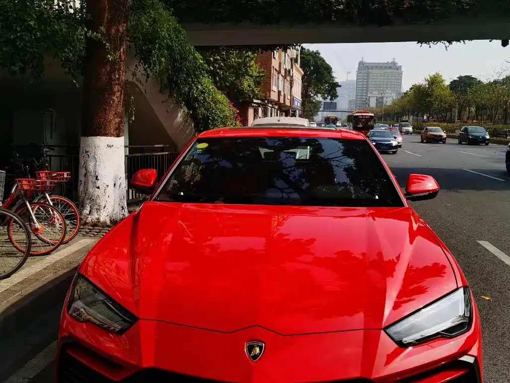 Lamborghini Urus 2021