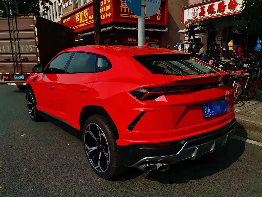 Lamborghini Urus 2021