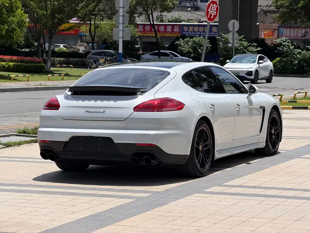 Porsche Panamera 2016 — фото 10