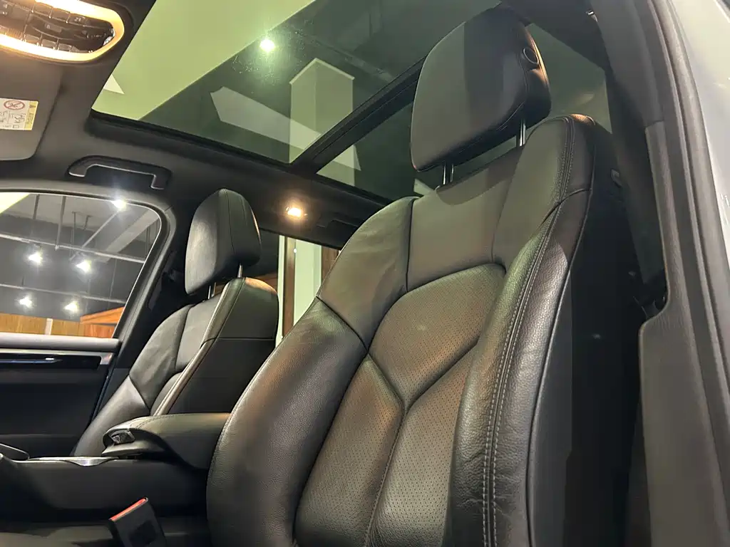 Porsche Cayenne 2016 — фото 12