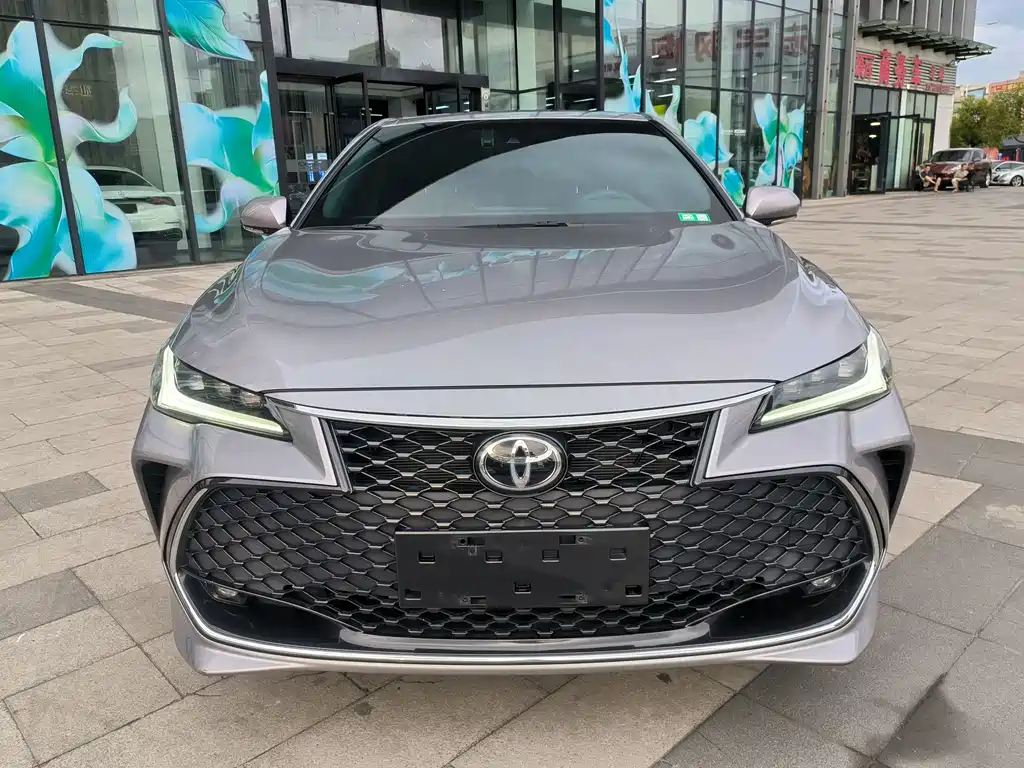 Toyota Avalon 2022 — фото 1