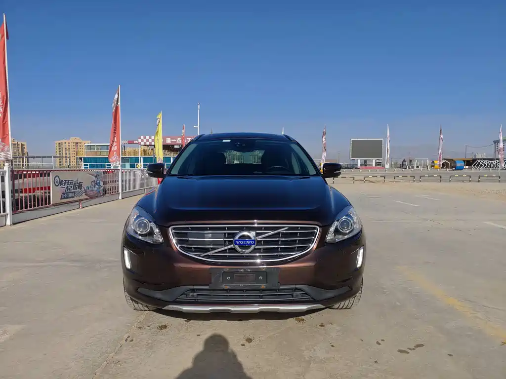 Volvo XC60 2017 — фото 2