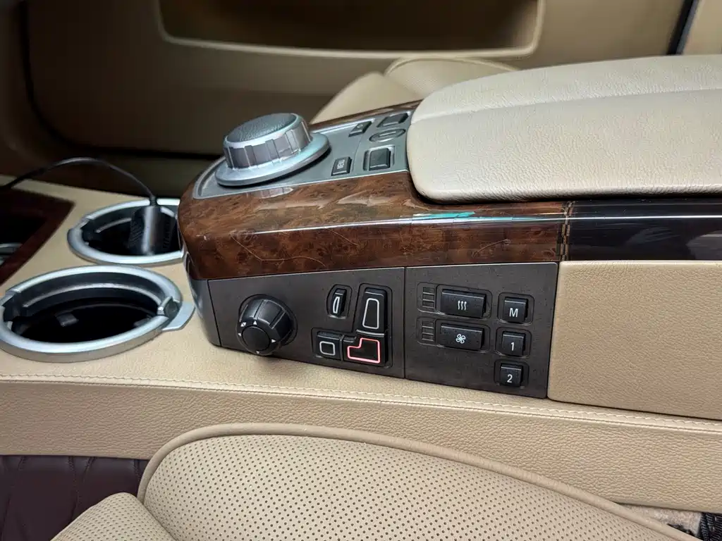 BMW 7 Series 2007 — фото 15