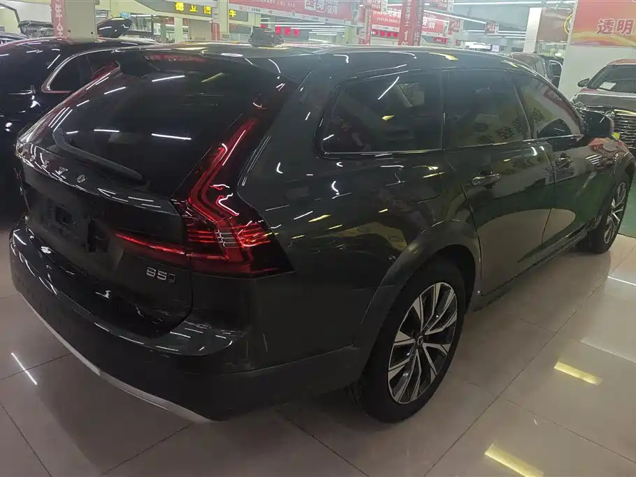 Volvo V90 2021