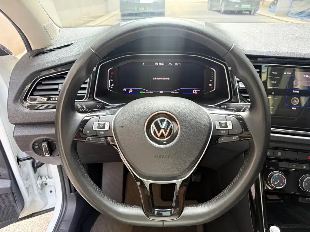 Volkswagen T-Roc 2022 — фото 11