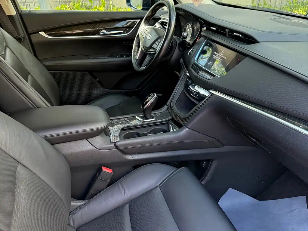 Cadillac XT5 2018 — фото 11