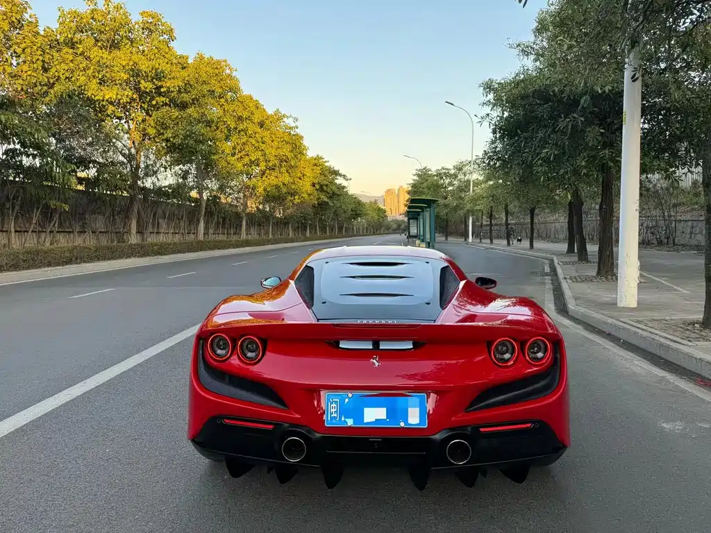 Ferrari F8 2021 — фото 9