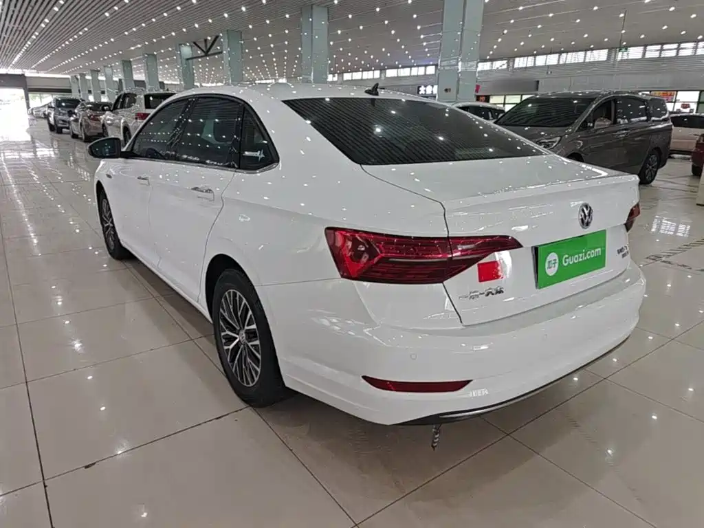 Volkswagen Sagitar 2019