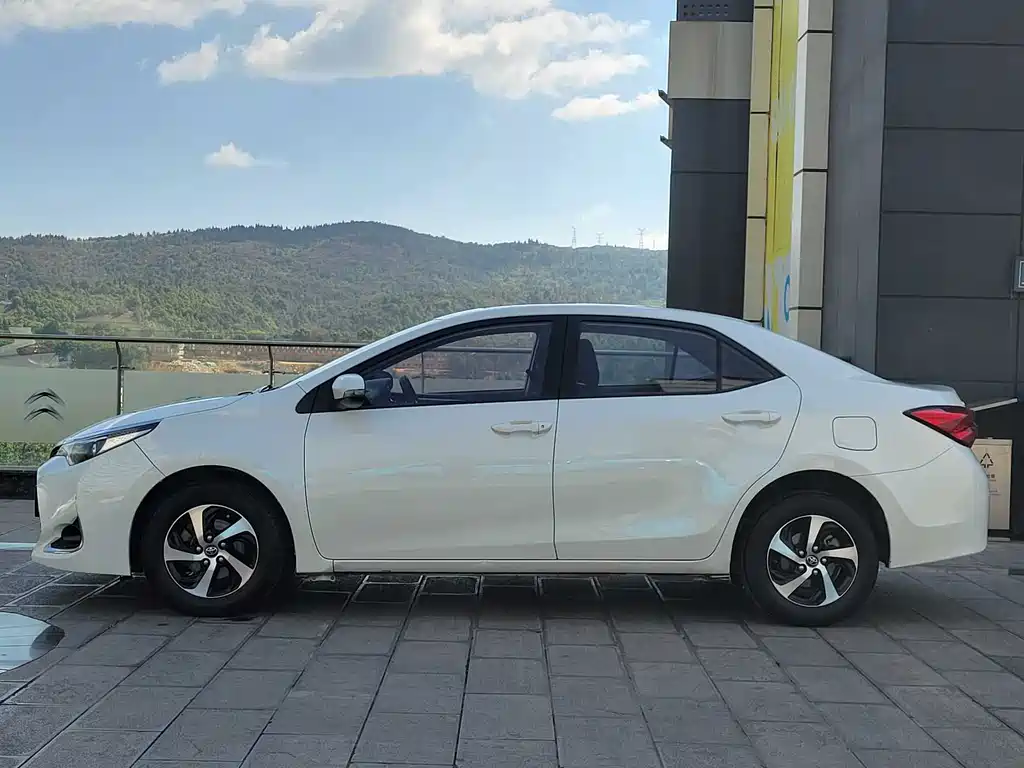 Toyota Levin 2018 — фото 23