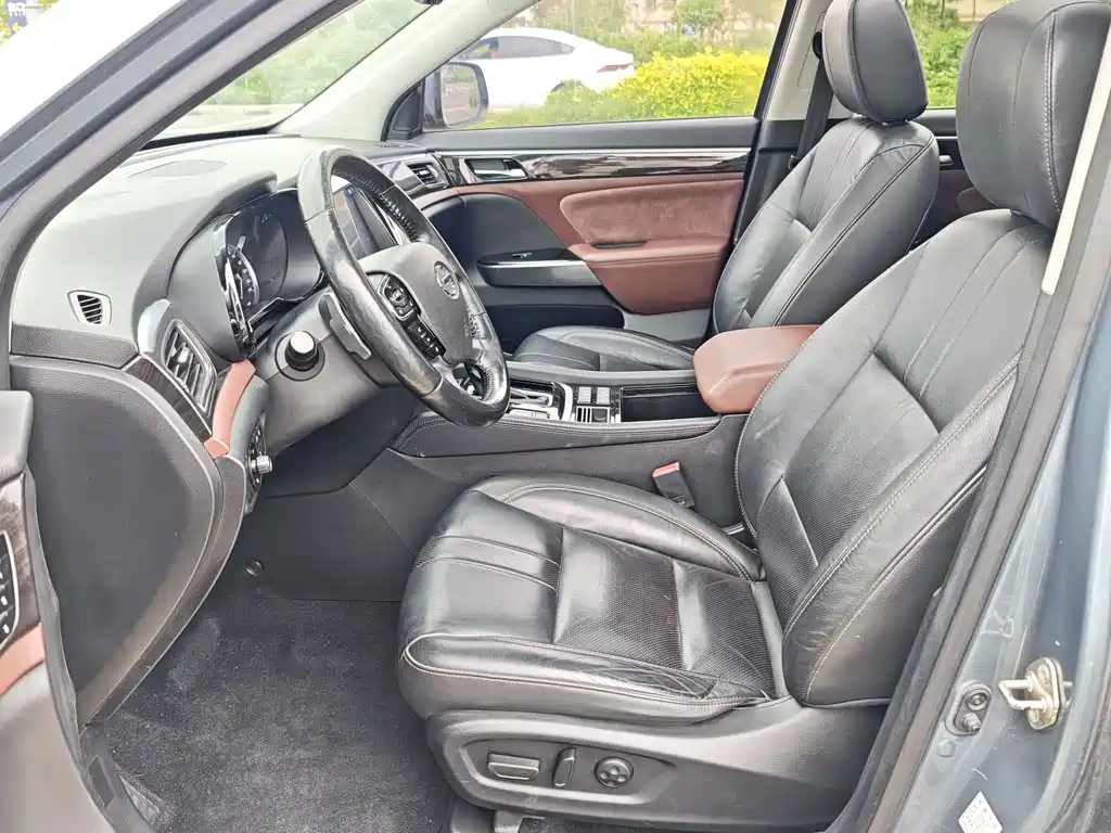 GAC Motor Trumpchi GS8 2017 — фото 13
