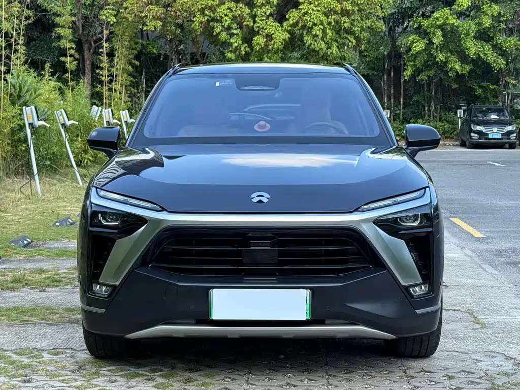 NIO ES8 2021