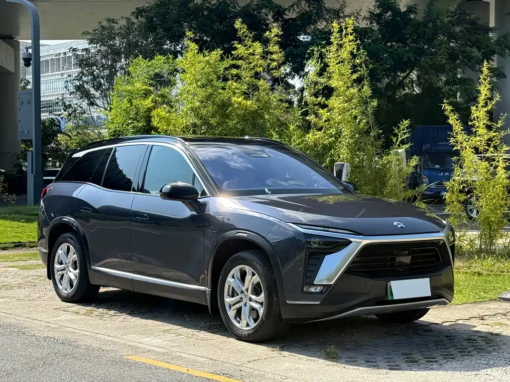 NIO ES8 2021