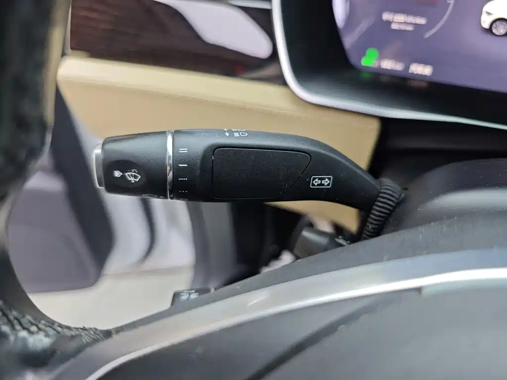Tesla Model X 2017 — фото 10